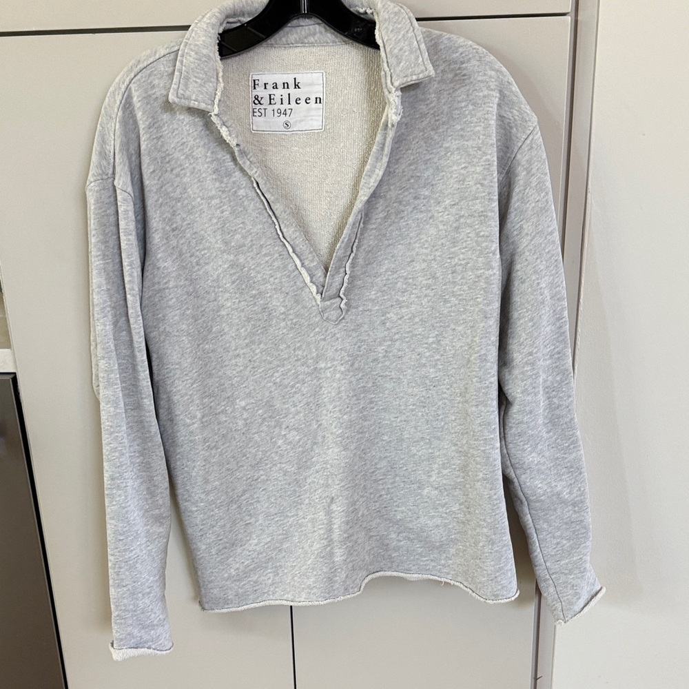 Frank & Eileen Light Gray V-Neck Sweatshirt